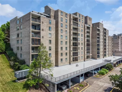 2160 Greentree Rd #506W, Pittsburgh, PA 15220