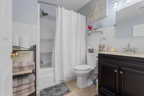 Bath - 81504 Lost Valley Dr, Mars, PA 16046 photo 3 of 3