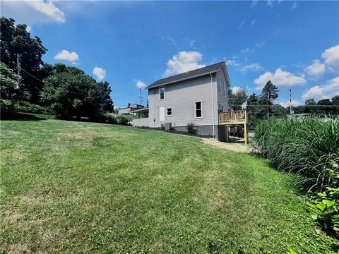1125 Ellsworth Ave, Jeannette, PA 15644