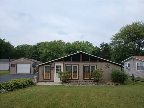 8473 S Lake Rd, Jamestown, PA 16134