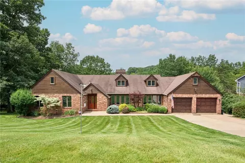 4612 Windbrook Dr, Murrysville, PA 15668