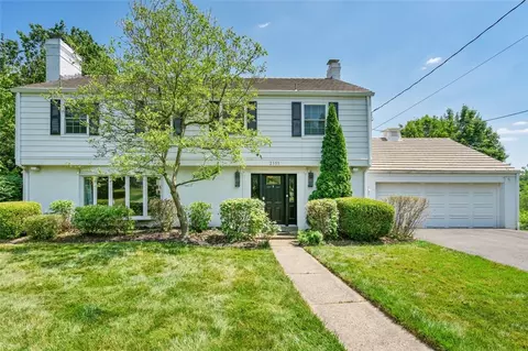2355 Berkshire Dr, Pittsburgh, PA 15241