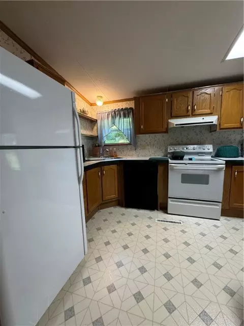 Kitchen - 246 Maple Leaf Dr, Armagh, PA 15920 photo 1 of 2