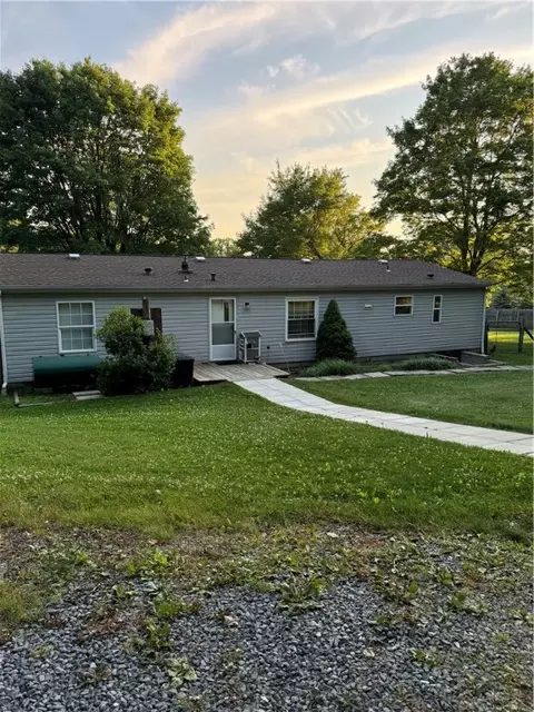 246 Maple Leaf Dr, Armagh, PA 15920