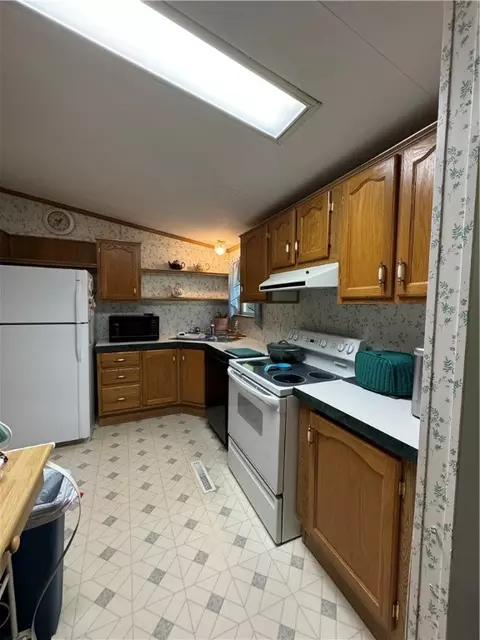 Kitchen - 246 Maple Leaf Dr, Armagh, PA 15920 photo 2 of 2