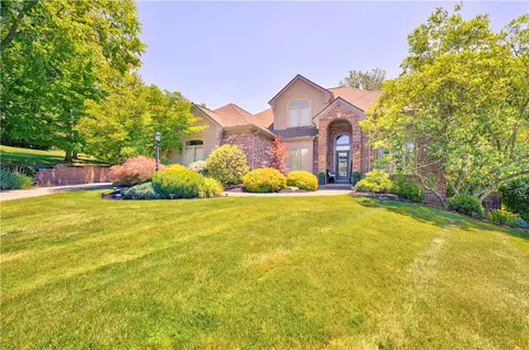 105 Maple Glen Dr, Venetia, PA 15367