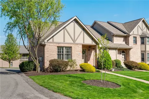704 Brandon Way, Coraopolis, PA 15108