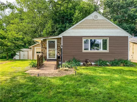 1320 4th St, Beaver Falls, PA 15010