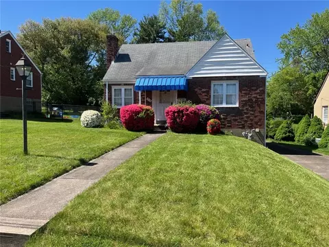 213 Summit Dr, Pittsburgh, PA 15238