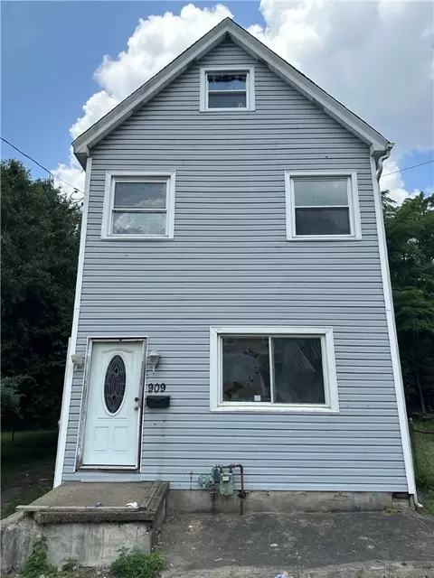 909 Blackadore, Pittsburgh, PA 15221