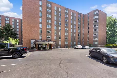 5 Bayard Rd #812, Pittsburgh, PA 15213
