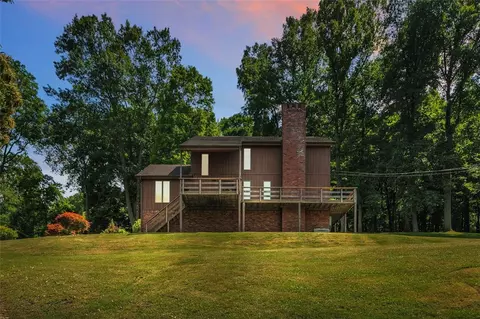 630 Pineview Dr, Elizabeth, PA 15037