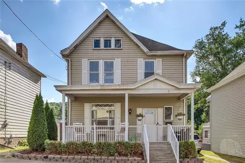 4 Maple St, Trafford, PA 15085