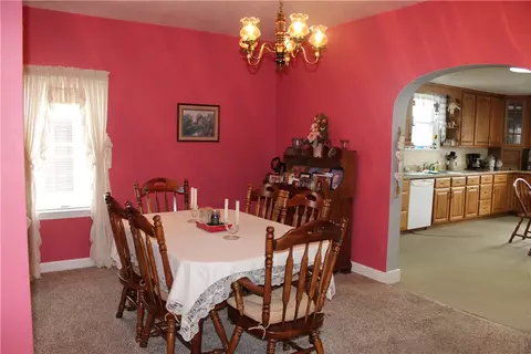 Dining - 316 Beech St, Vandergrift, PA 15690 photo 1 of 2