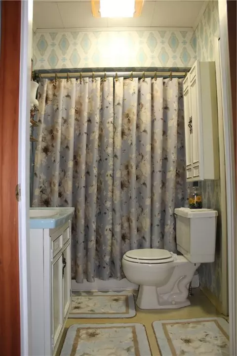 Bath - 316 Beech St, Vandergrift, PA 15690 photo 1 of 3