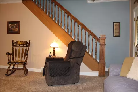 Living - 316 Beech St, Vandergrift, PA 15690 photo 2 of 3