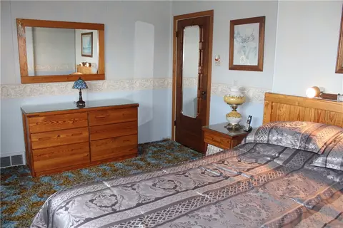 Bedroom - 316 Beech St, Vandergrift, PA 15690 photo 2 of 4