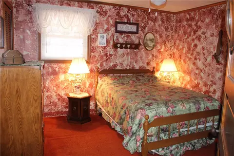 Bedroom - 316 Beech St, Vandergrift, PA 15690 photo 3 of 4