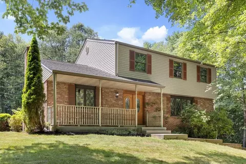 116 Foxglove Dr, Baden, PA 15005