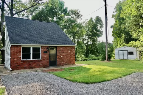 1110 Clintonville Rd, Grove City, PA 16127