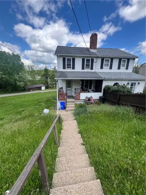 703 Wildwood Dr, Mcdonald, PA 15057