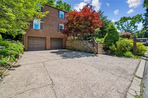67 Hauck Dr, Pittsburgh, PA 15235