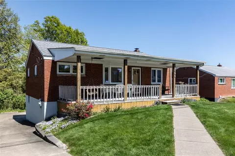 6382 Crestview Dr, South Park, PA 15129
