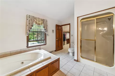 Bath - 2920 Bryer Ridge Ct, Export, PA 15632 photo 2 of 4