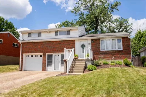 709 Lindsay Rd, Carnegie, PA 15106