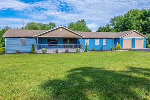 602 E Crestview Dr, Transfer, PA 16154