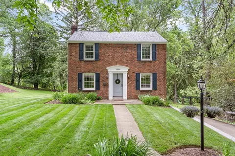 3454 Thornwood Dr, Bethel Park, PA 15102