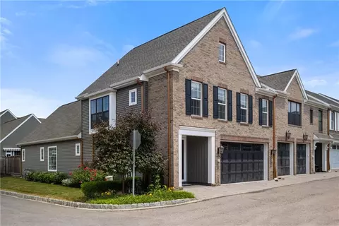 218 Foundation Dr, Cranberry Township, PA 16066