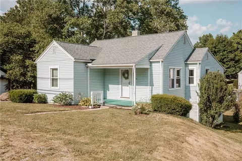 136 State St, Enon Valley, PA 16120