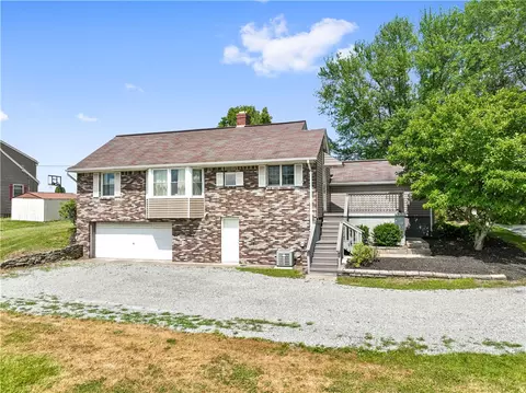 1240 Hillview Dr, Irwin, PA 15642 photo 29