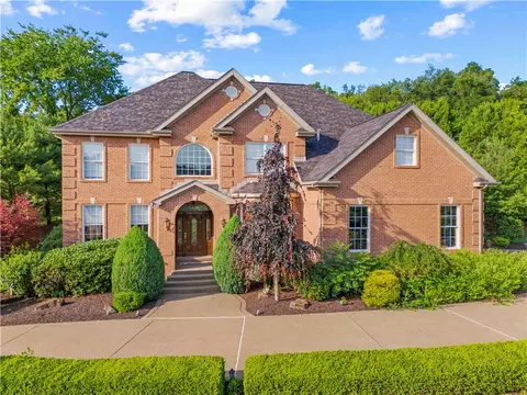 463 Ironwood Dr, Canonsburg, PA 15317