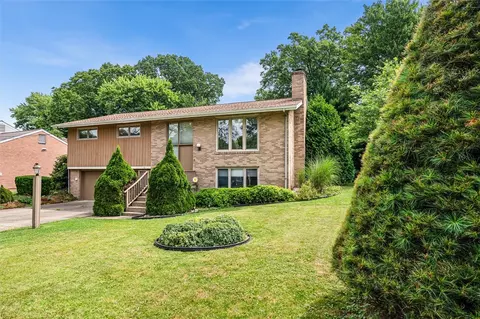 1992 Menold Dr, Allison Park, PA 15101