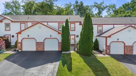 1489 Yorktown Dr, Lawrence, PA 15055