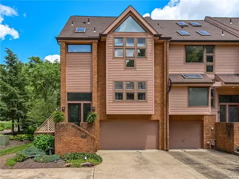1301 Towne Ct, Allison Park, PA 15101