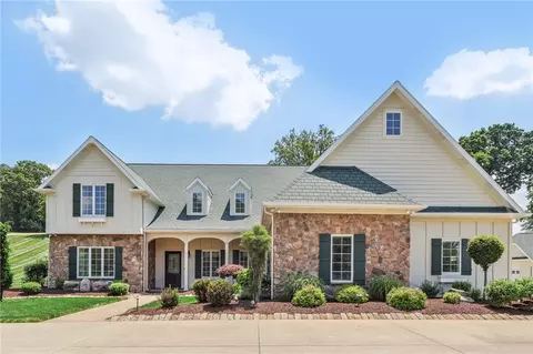 446 Dutchman Run Rd, New Kensington, PA 15068