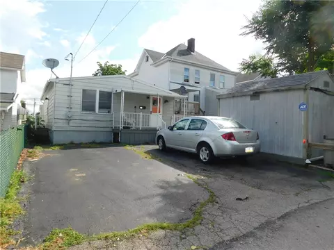27 Dunkard Ave, Uniontown, PA 15401