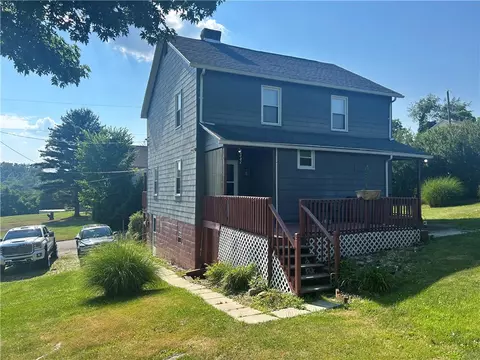 613 Plum St, Merrittstown, PA 15463