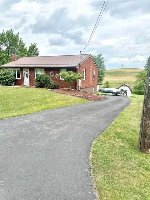 128 Johnetta Rd, Vandergrift, PA 15690 photo 4