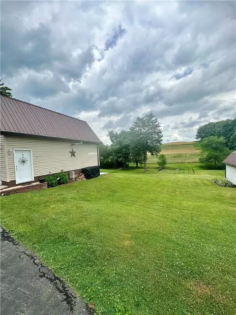 128 Johnetta Rd, Vandergrift, PA 15690 photo 9