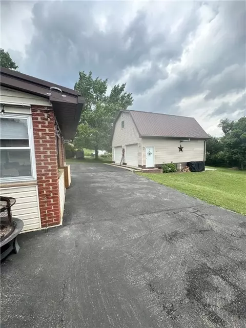 128 Johnetta Rd, Vandergrift, PA 15690 photo 5