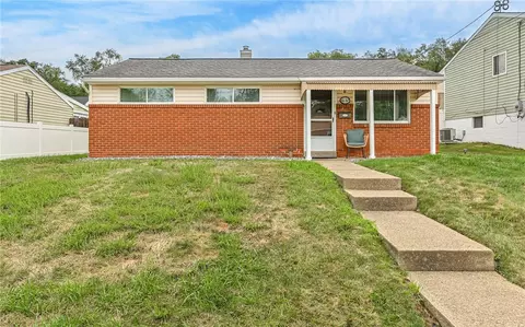 1087 Catherine Dr, Conway, PA 15027