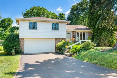 212 Garden City Dr, Monroeville, PA 15146