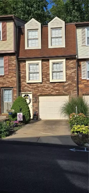 7614 Lafayette Sq, Aliquippa, PA 15001
