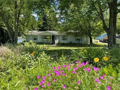 372 Red Dog Rd, Butler, PA 16001