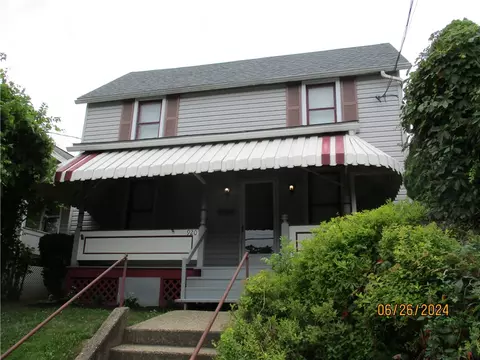 920 Ewing St, Washington, PA 15301