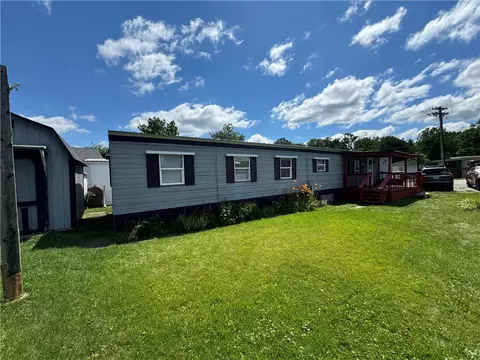 15 S 1st, Youngwood, PA 15697